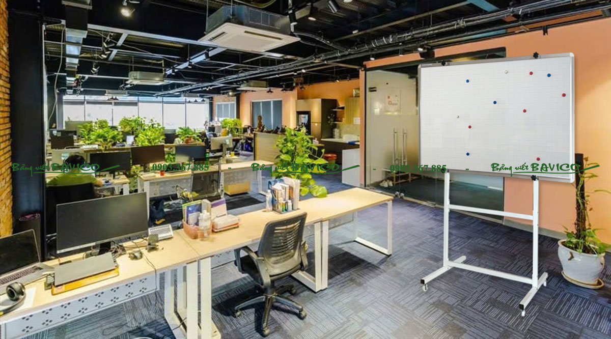 bang-tu-trang-co-chan-di-dong-da-nang-bvc10