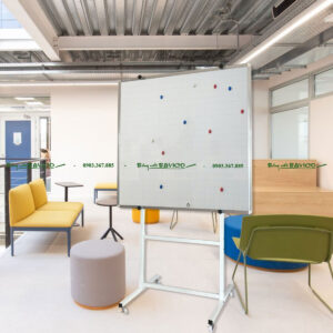 bang-tu-trang-co-chan-di-dong-da-nang-bvc2