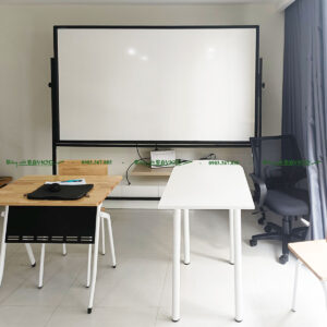 bang-trang-co-chan-chu-t-den-bvc